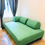 Iranyi Home - Flat In The Heart Of Downtown