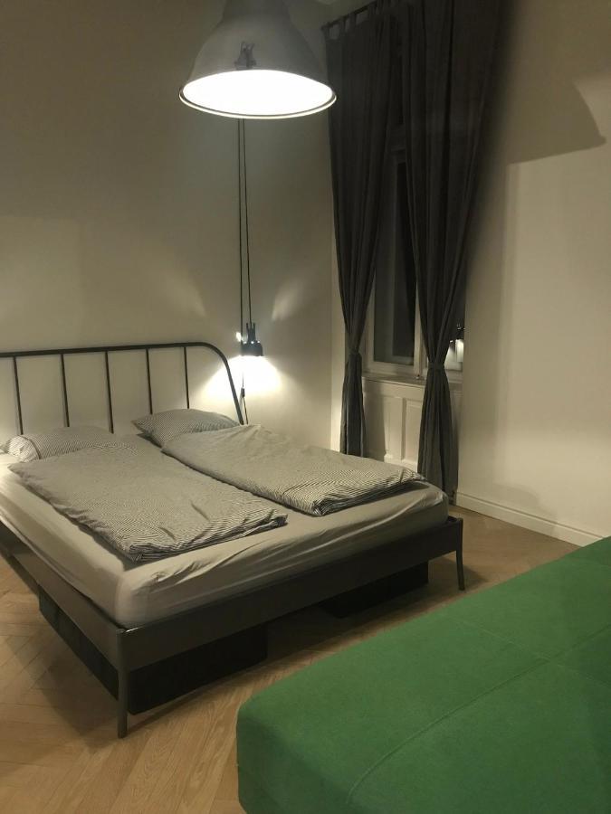 Iranyi - Flat In The Heart Of Downtown